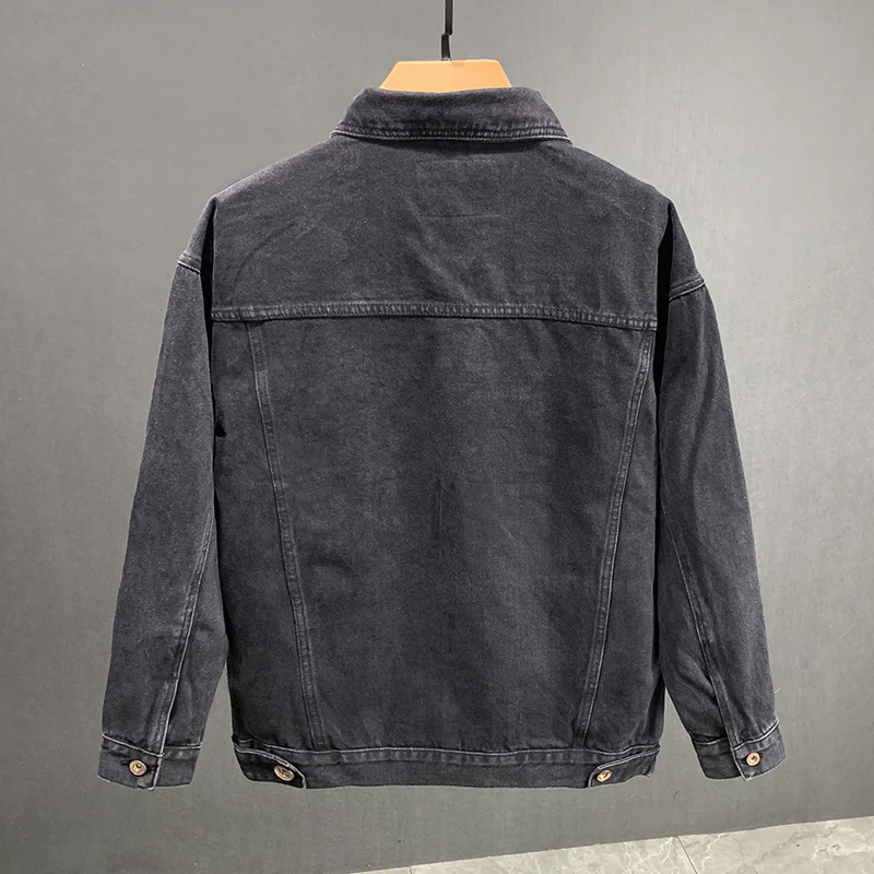 刺繍入り メンズジャケット：春秋に着るデニムの翻領スタイルの実用性と着こなしのポイント
