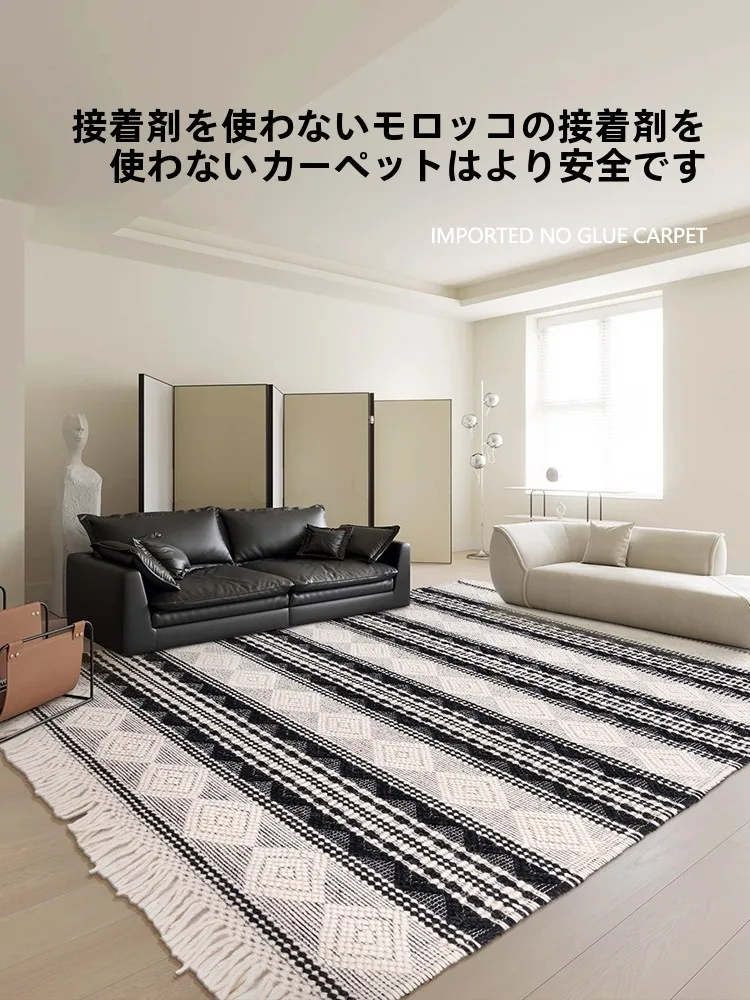 シンプルモダンデザインの手作り羊毛ラグ：オーダーカーペットの実用性と性能を解説