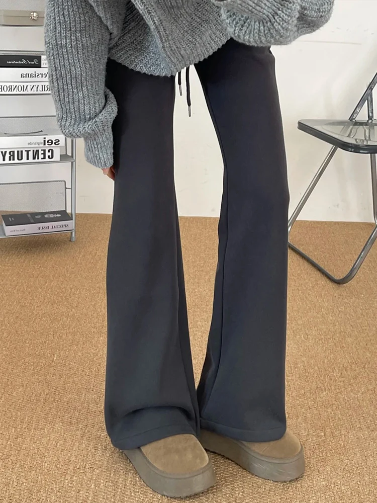 センタープレスワイドパンツの特徴と着用法：通勤風の高腰デザインが脚の太さに合うのか