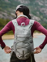 軽量アウトドア登山リュック【女性用・コンパクト・パソコン収納可】