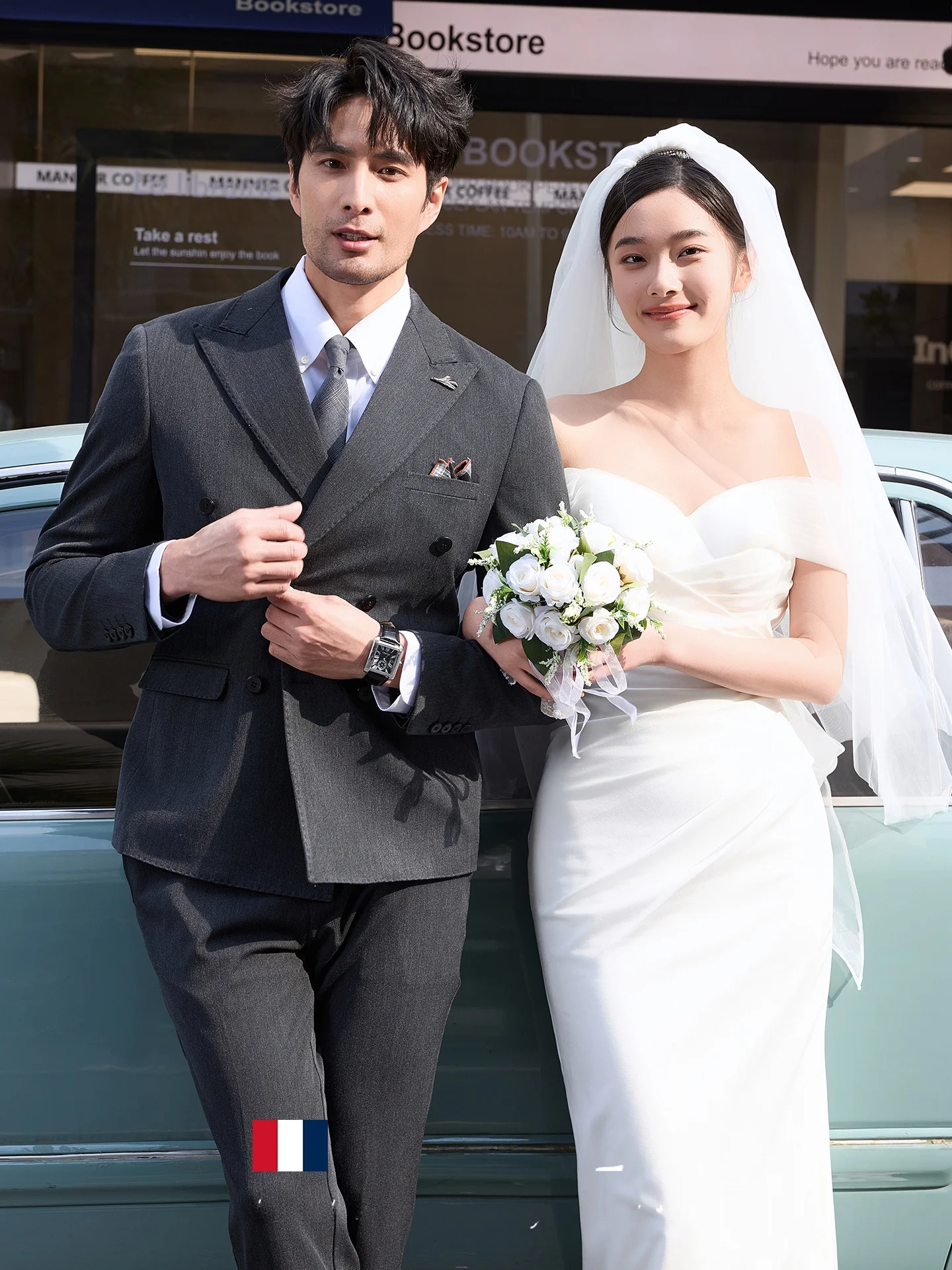 結婚式スーツグレーを選ぶときに迷うなら、この1点が解決します！