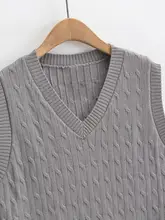 ビンテージ風刺繍Vネックニットベスト【女性用・学院風・ケーブル編み】