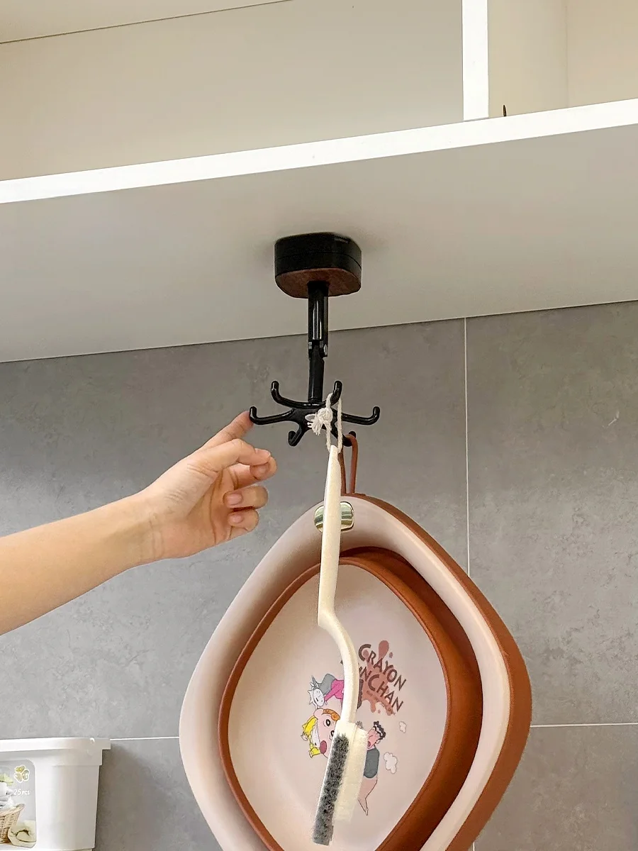 トイレブラシ壁掛け収納ラック：回転フックで隙間掃除も効率的に