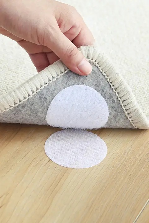 固定具 シーツ ソファクッション 家庭用 滑り止め 隠れた安全シール