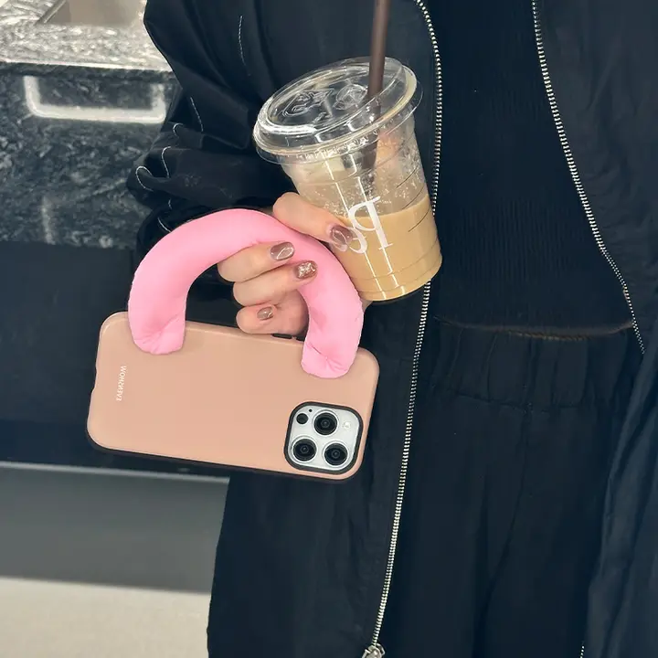 マグネット吸着式ハンドストラップ付きスマホケース【高級感あふれるデザイン・iPhone対応】