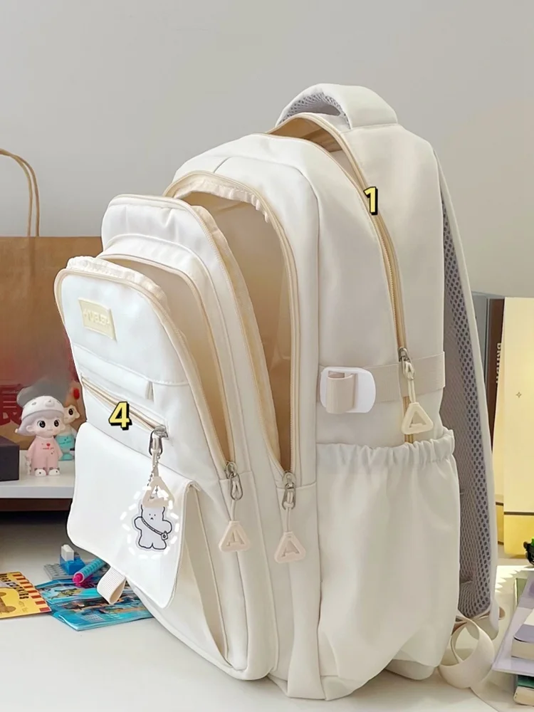 ノートパソコンが入るリュックをどう選ぶ？通勤・通学で使える「シンプルでスタイリッシュな女性用リュック」の選び方