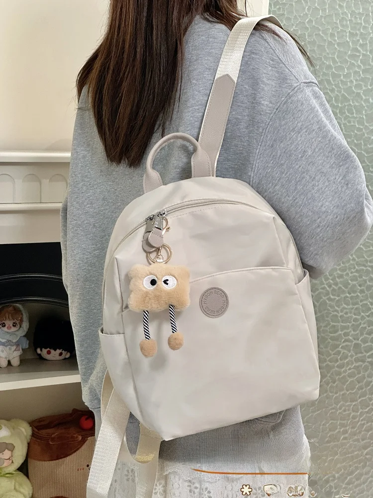 2泊3日旅行用リュック 女性向け 軽量で通気性の良いシンプルデザイン