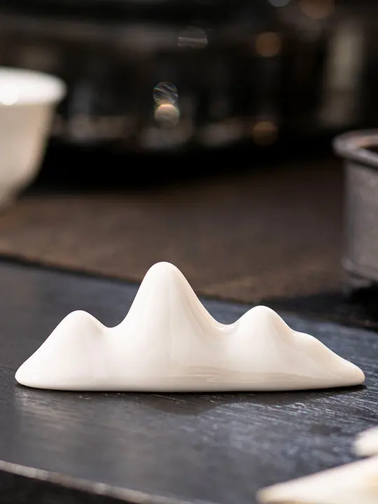 羊脂玉の白磁製筆置き【シンプルモダン・茶具アクセサリー用・陶製】