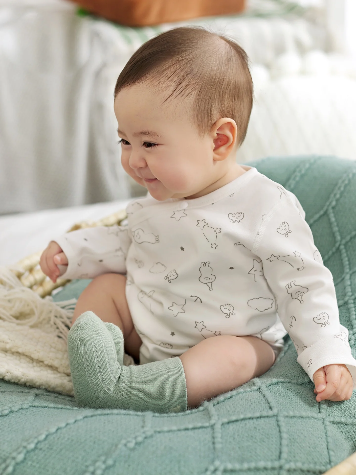 赤ちゃんのソックスはどう選ぶ？新生児用中筒ソックスの選び方と実際の使い心地を徹底解説
