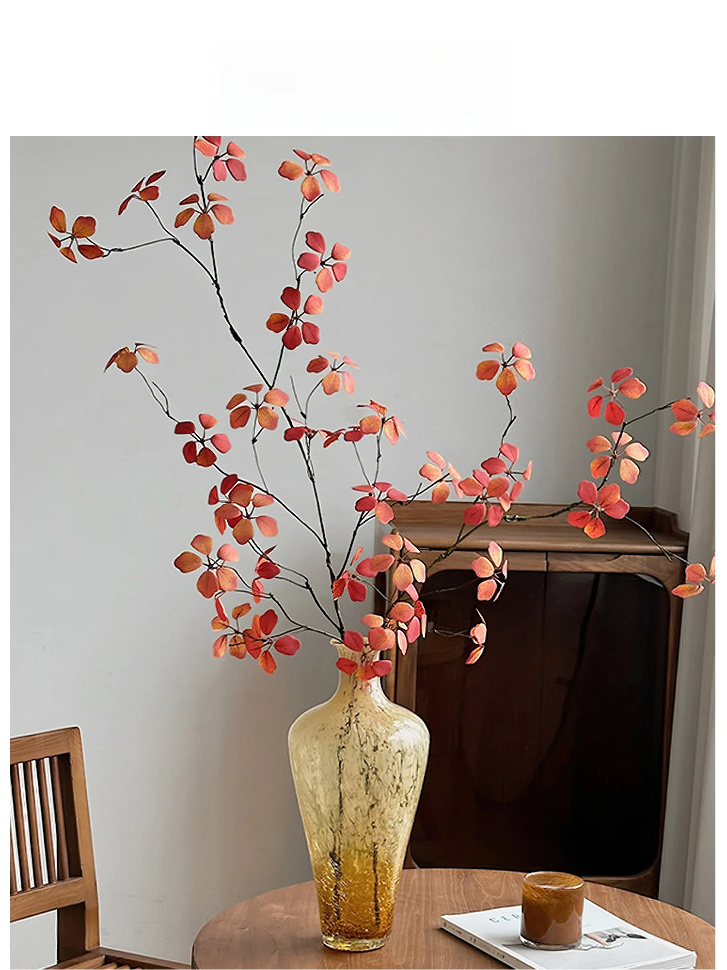 ウッドデッキに植物を植えるのは難しい？観音蓮の長枝フェイクフラワーが解決する「目隠しの悩み」