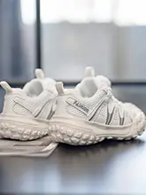 男の子用 軽量ランニングシューズ【メッシュ・回転バックル・通気性】