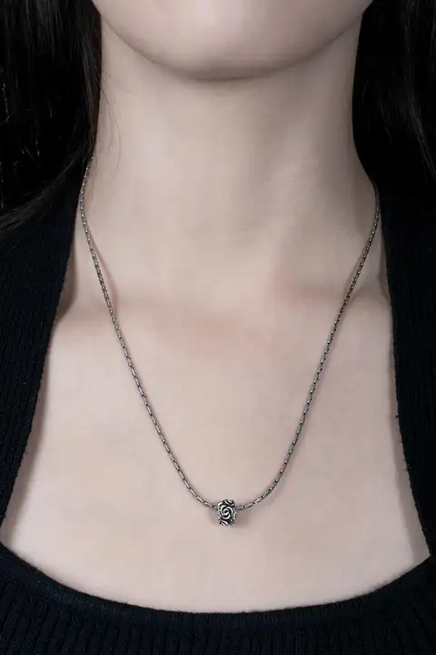 海賊船デザインのシルバーアクセサリー ペンダントネックレス【カジュアル・ロックバンドスタイル・鎖骨チェーン】