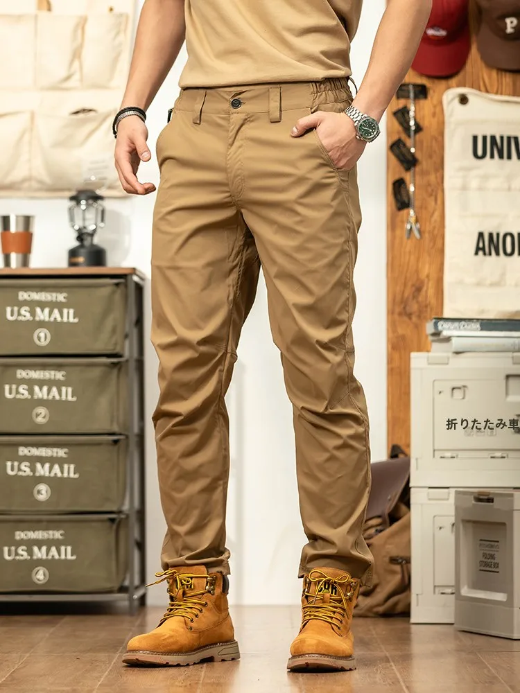 春コーデ メンズに最適なカーキ色パンツ：薄手・耐摩耗・多ポケットモデルの実用性
