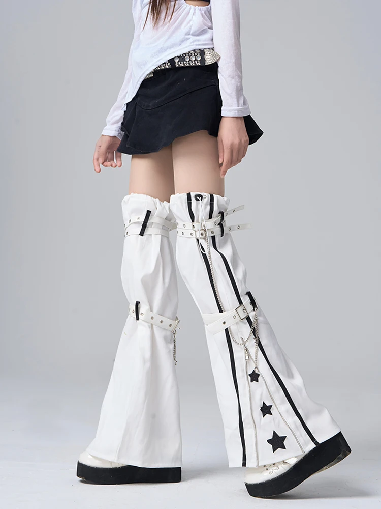 80年代ファッションアイテムとしてのロングストッキング【パンクスタイル・ニーハイ・星柄・レザーアクセント・チェーンデザイン】