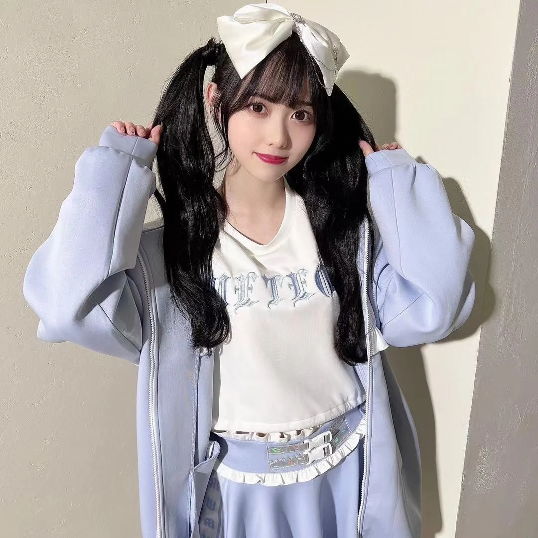 40代の卒業式に合うアクセサリーは？大きなリボンと水晶のヘアバンドがおすすめ！