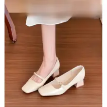 本革のマリージェーンパンプス【ベージュ・一字型ストラップ・太ヒール・結婚式用・疲れにくい】