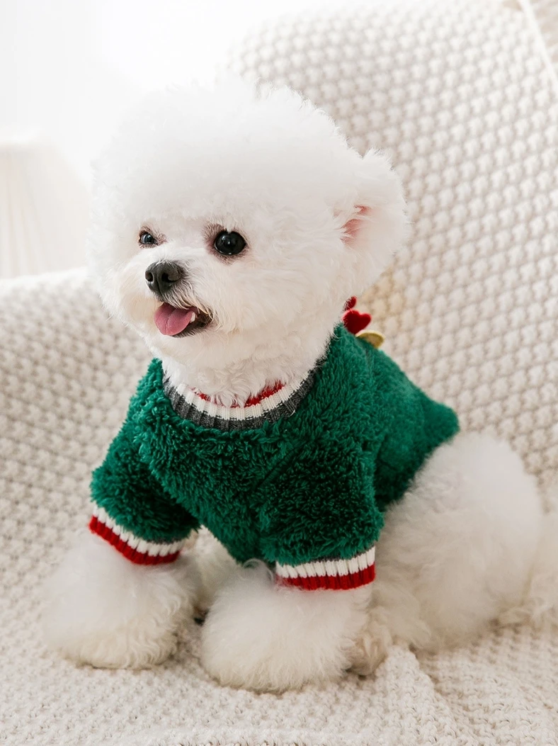 犬のクリスマスプレゼントに何をあげたらいいか？ふわふわの冬用ペットウェアがおすすめの理由