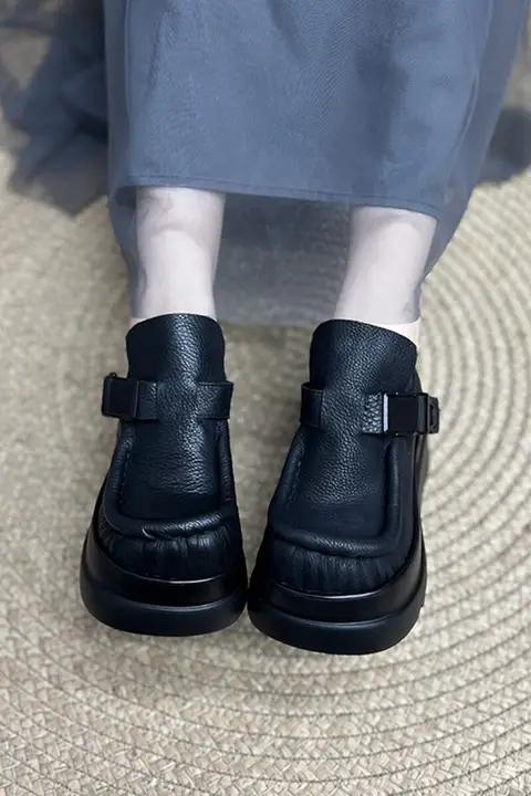 レトロデザインの本革厚底T字ストラップシューズ【女性用・カジュアル・バックル付き】