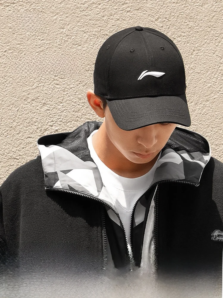 LI-NING バスケットボールキャップ：40代男性のカジュアルスタイルに最適なシンプルデザイン