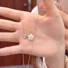 浪漫的な桜の精緻な吊り下げネックレス【気品あふれる鎖骨チェーン・小さなデザイン・女性用】