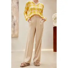 高級感あるゆったりとした女性用パンツ【高ウエスト・米色・羊毛混・通勤対応】