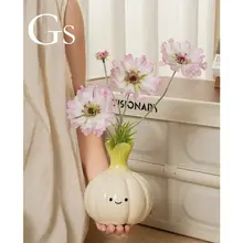 モダンなデザインの花瓶【インテリア用・陶器製・テーブル装飾】（セットアップ対応）
