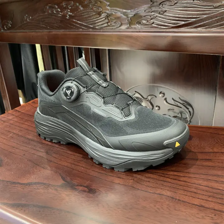 秋用アウトドアカジュアルシューズ【男女兼用・回転ボタン・ハイキング用】