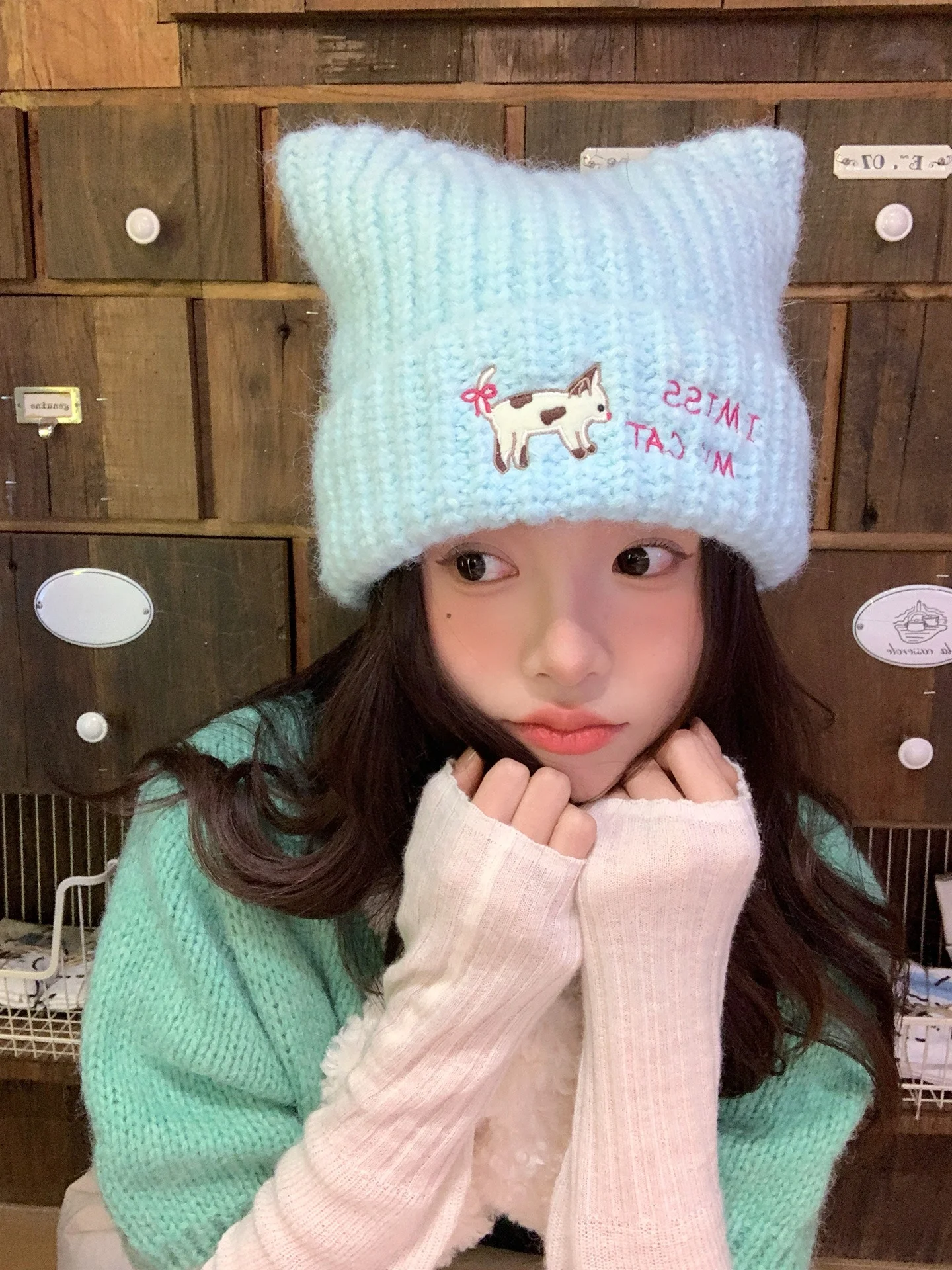 かぎ針編み猫耳帽子を手に入れるには？初心者でも作れるシンプルな作り方とおすすめの選び方