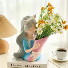 上品な花束を持つ少女の置物【インテリア・花瓶付き】