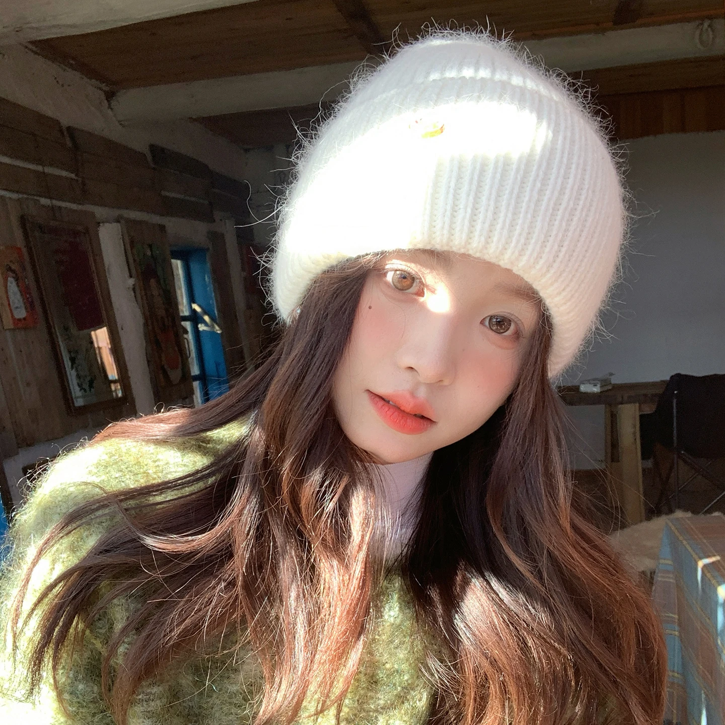 白ニット帽 メンズは本当に必要？それとも女性向けのアイテムなのか？
