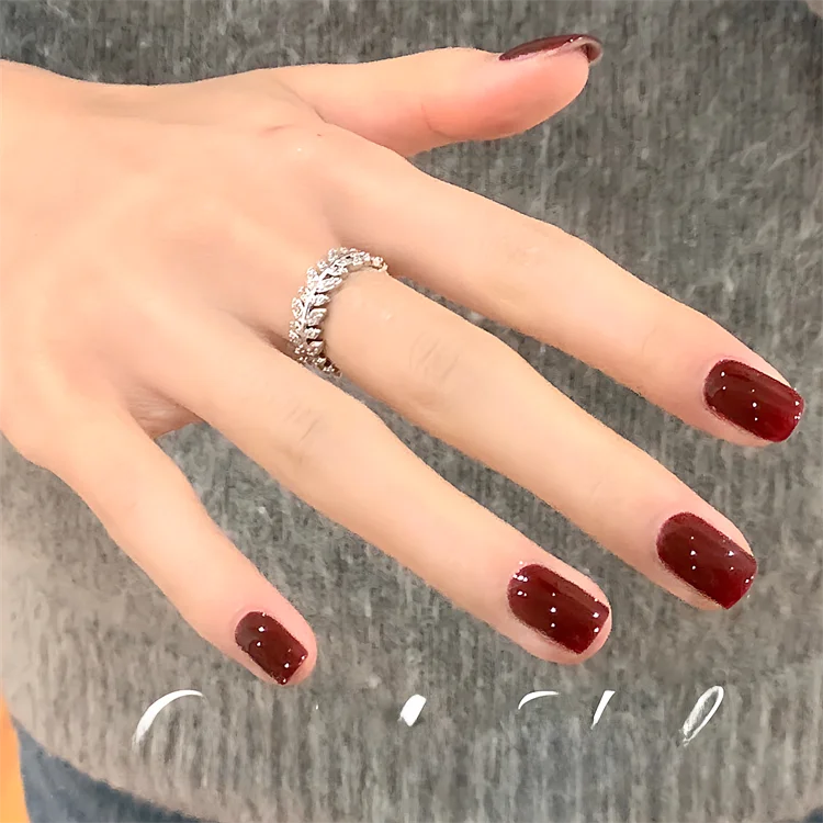 ネイルチップ ジェルネイル ハンドメイド ワンカラー チェリーレッド 手元を明るく見せる 「CaoMei Nail」