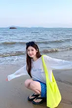 オーバーサイズ 白色 長袖Tシャツ【抜け感のあるデザイン・日焼け防止】