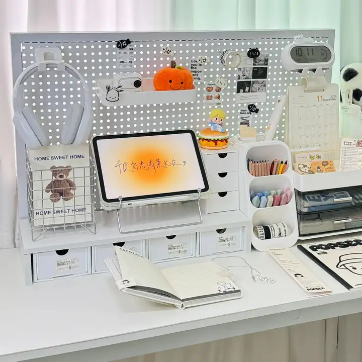 おしゃれなデスク収納ボード【穴あけ不要・ディスプレイラック・整理用】（セットアップ対応）