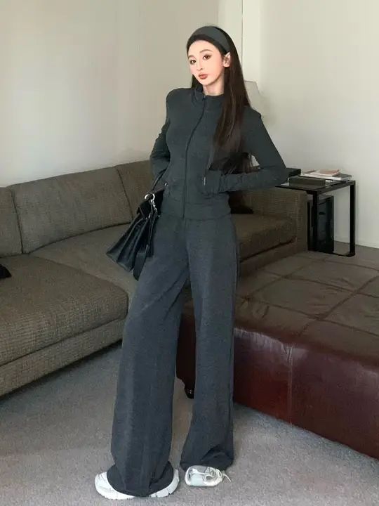 春秋用のおしゃれなカジュアルスポーツウェア【女性用・ショート立ち襟スウェット・ロングパンツ・極上の柔らかさ】（セットアップ対応）