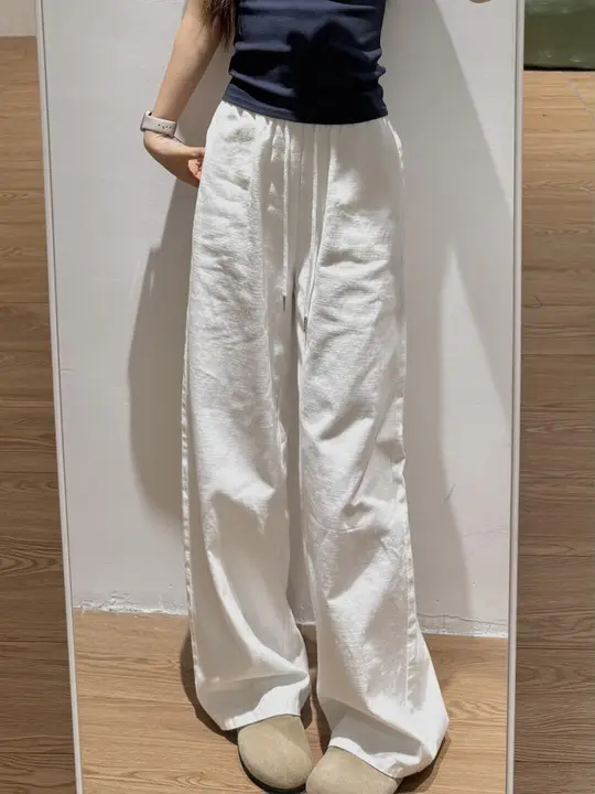 ホワイトワイドパンツ【ハイウエスト・スリムフィット・ストレートデザイン・カジュアルデニム】（セットアップ対応）