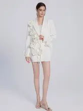 立体花デザインのホワイトレディースジャケット【エレガント・上質仕立て】