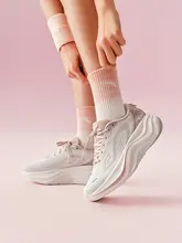 厚底の反発クッション付き女性用ランニングシューズ【通気性・滑り止め・フィットネス用】