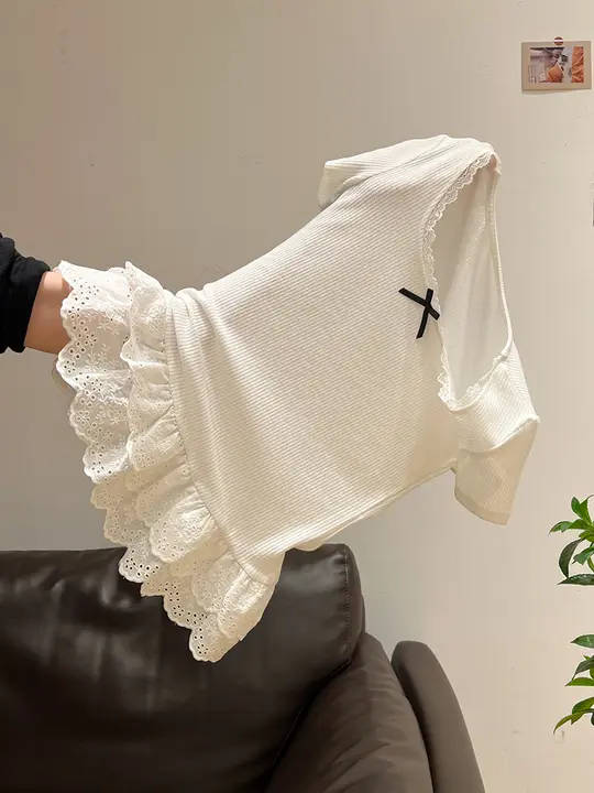 レースフリルデザインの短袖Tシャツ【リボン付き・夏用・女性用】