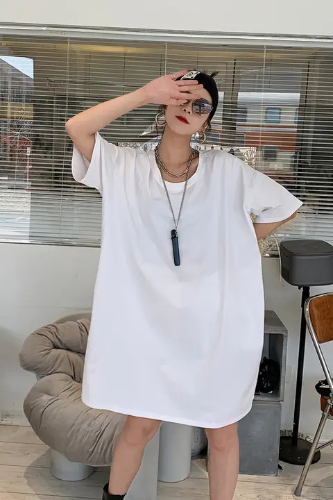 大きいサイズのラウンドネックTシャツ【ショートスリーブ・ゆったり・オーバーザヒザ・コットン製・カジュアル】