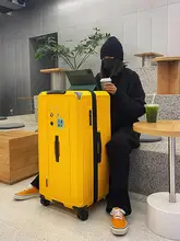 超大容量のキャリーケース【キャスター付き・軽量・ダイヤル式ロック】