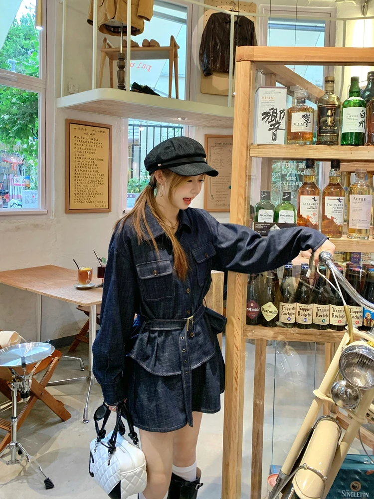おしゃれな衿付きシャツとフレアスカートの秋用ツーピース：百貨店で手軽に購入可能な女性向けファッションセット