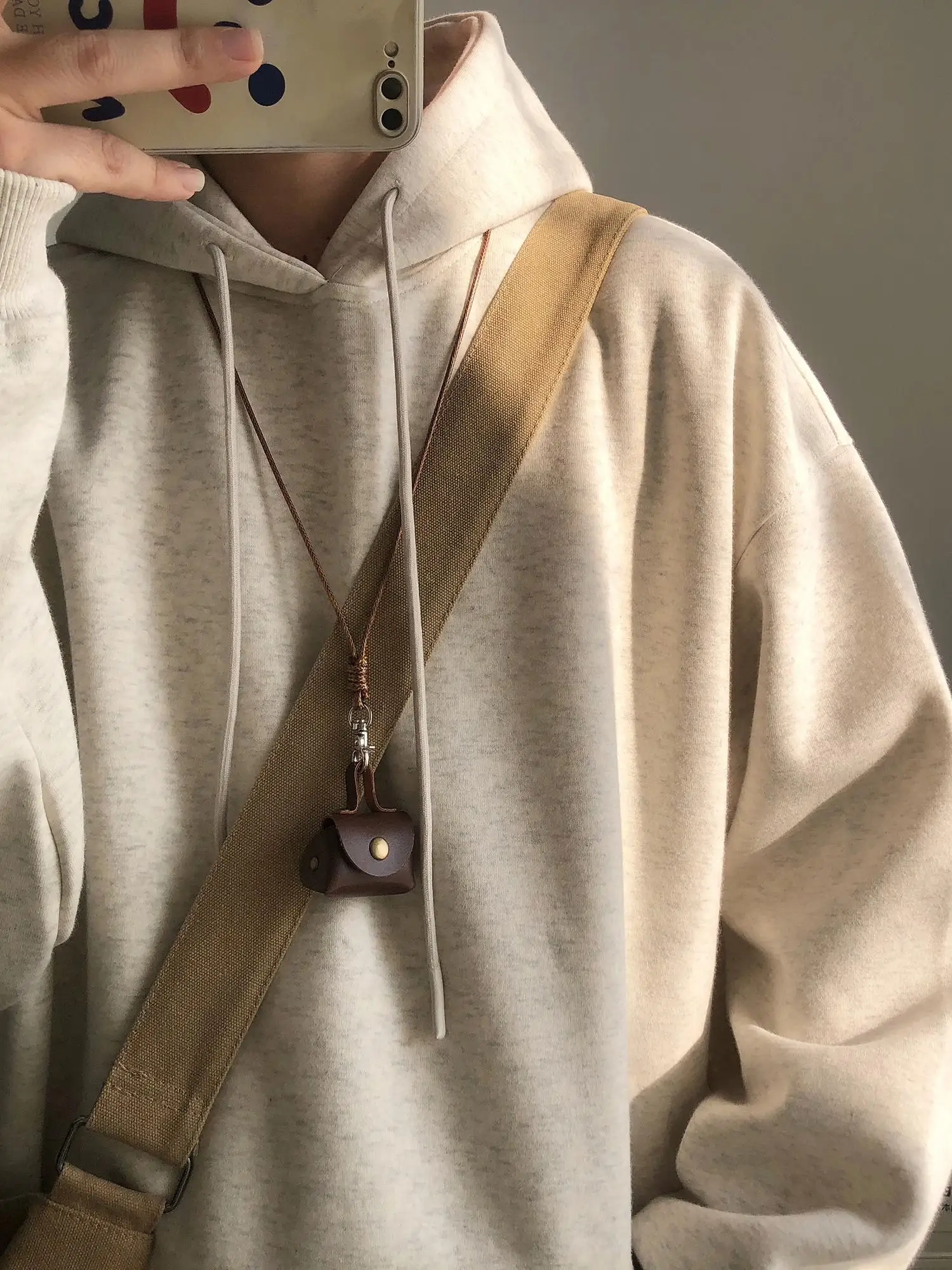 春服 メンズ 通勤で失敗しないコーデの秘密：裏起毛パーカーの本質