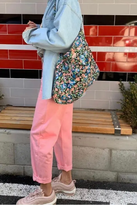 夏用 特薄 肩掛け布バッグ【大容量・花柄デザイン】