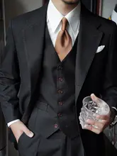 黒のクラシックな羊毛混紡スーツ【秋冬用・ビジネスカジュアル・結婚式対応】（セットアップ対応）