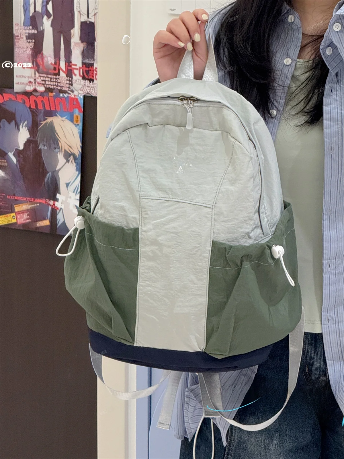軽量で便利なアウトドア用ミニリュック：カジュアルスタイルの日常使いを実証
