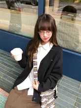 刺繍入り Vネックカーディガン【春秋用・ゆったりデザイン・シンプル・柔らかいニット】
