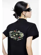 花柄刺繍のレディース半袖Tシャツ【フィット・ハイネック・夏用】