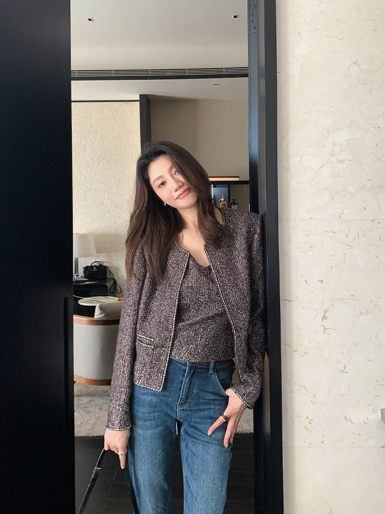 くすみブルー コート は本当に今が旬？その魅力と着こなしのコツを徹底解説