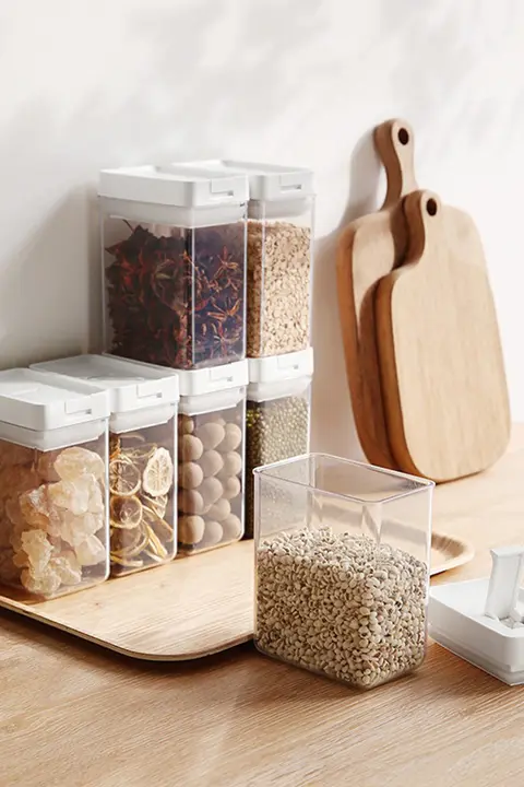 食品保存に最適！密閉型透明プラスチック収納ボックス【家庭用・防湿・フタ付き】