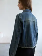 立体的なビーズ装飾花柄のブルーウォッシュデニムジャケット【女性用・秋季・ショート丈】